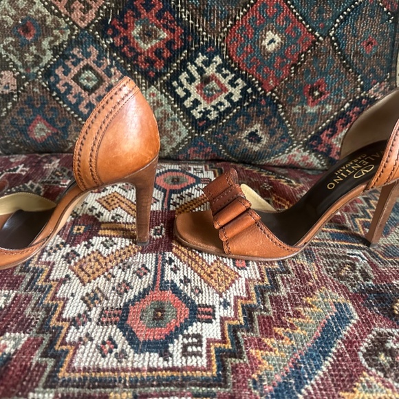 Vintage Valentino Garavani D'Orsay Peep Toe Leather Heels (Sz. 35.5, Cognac) - Picture 3 of 7